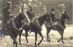 Douglas Haig (left) with King George V